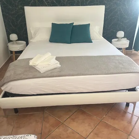 Holiday Apartment * בארי